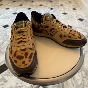 Valentino Calf Hair Suede Leopard Print Womens Rockrunner Sneakers